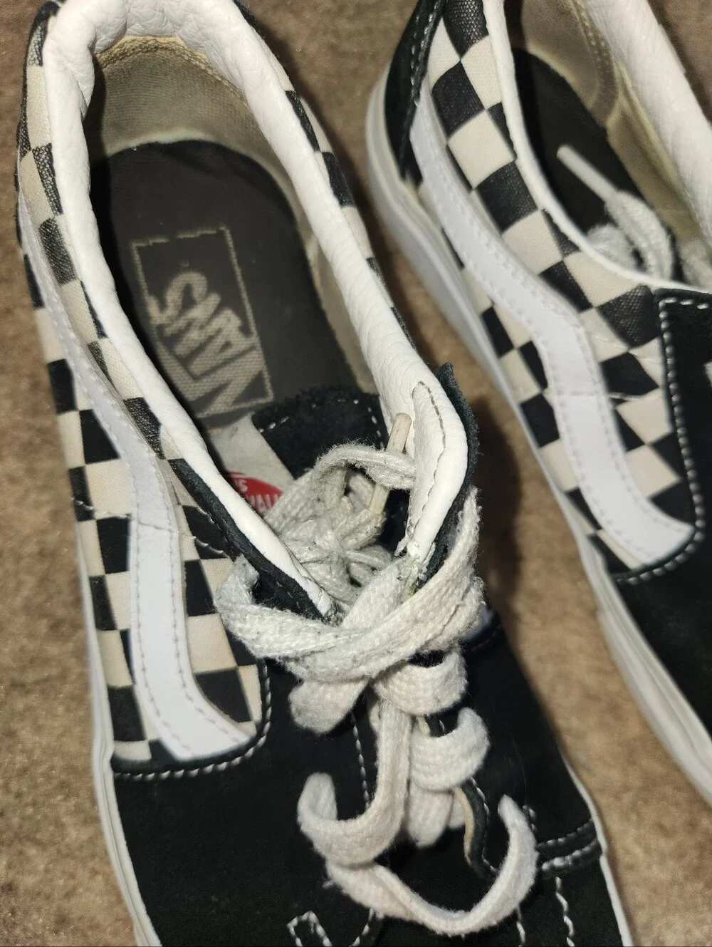 Unisex Classic Checkered Low Top Lace Up Vans Sneakers | Black White | M7.5 W9
